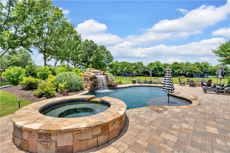 11 LAUREL Trace SE