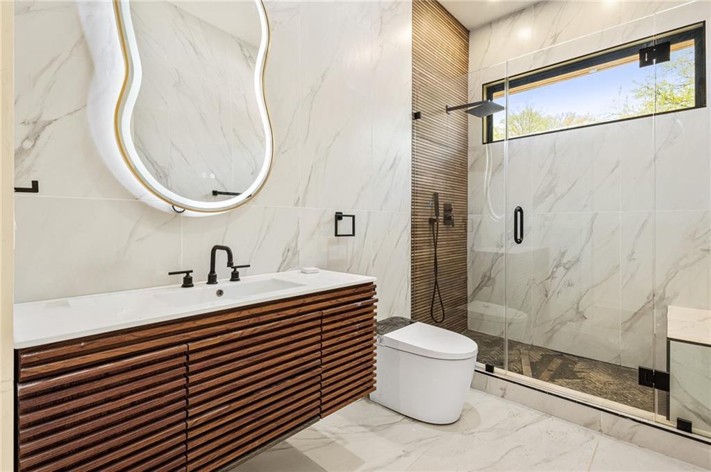 1301 Lavista Road NE