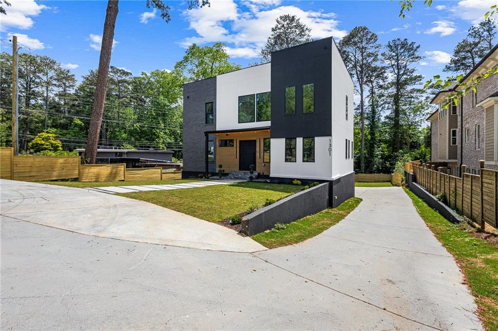 1301 Lavista Road NE
