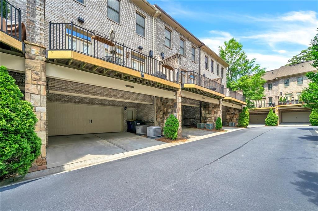 3676 Brookhaven Manor Crossing NE