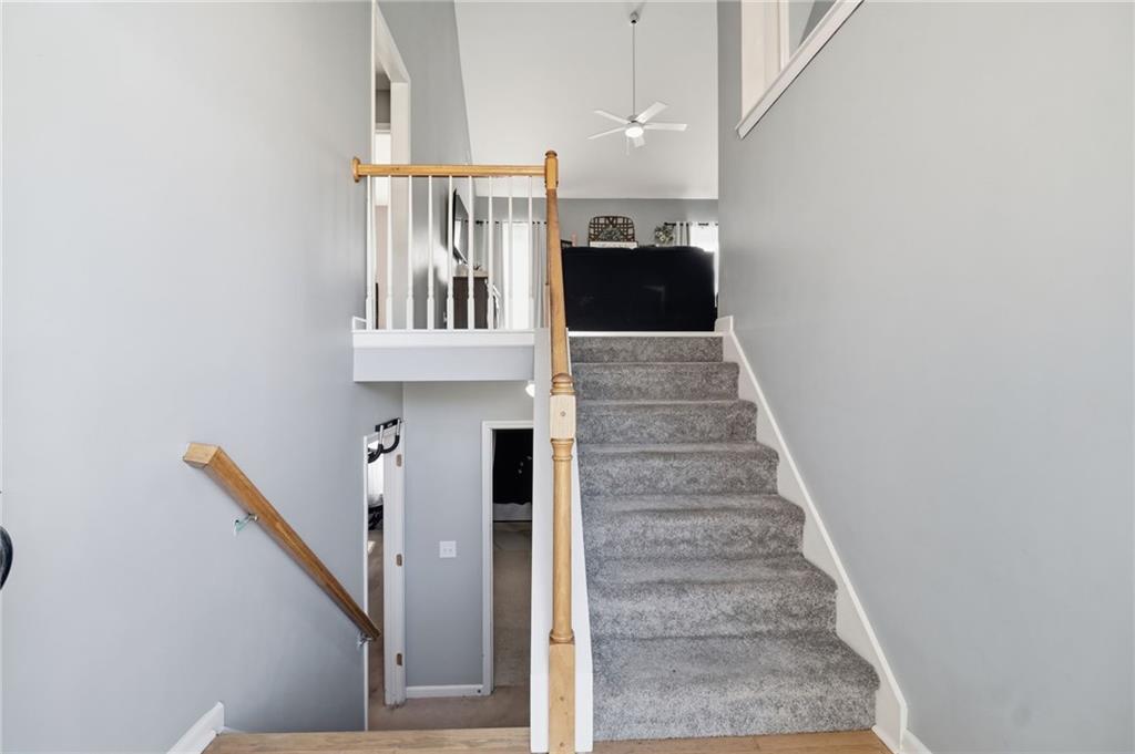 8 Arbor Hills Road N