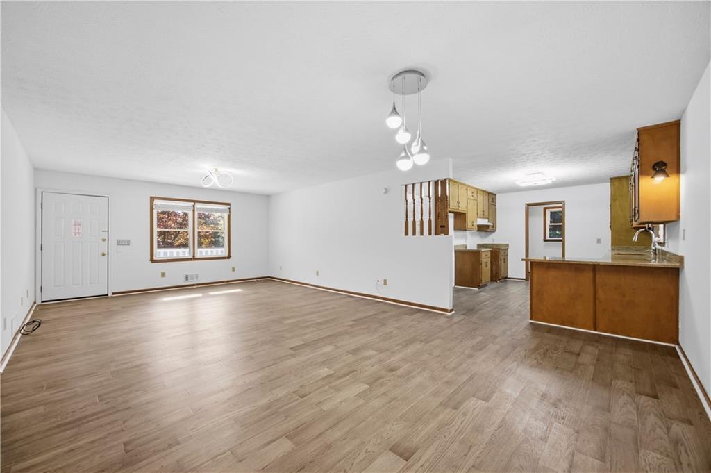 4533 Settingdown Road