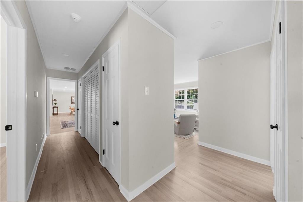 7300 Wynhill Drive, Sandy Springs, Georgia image 37