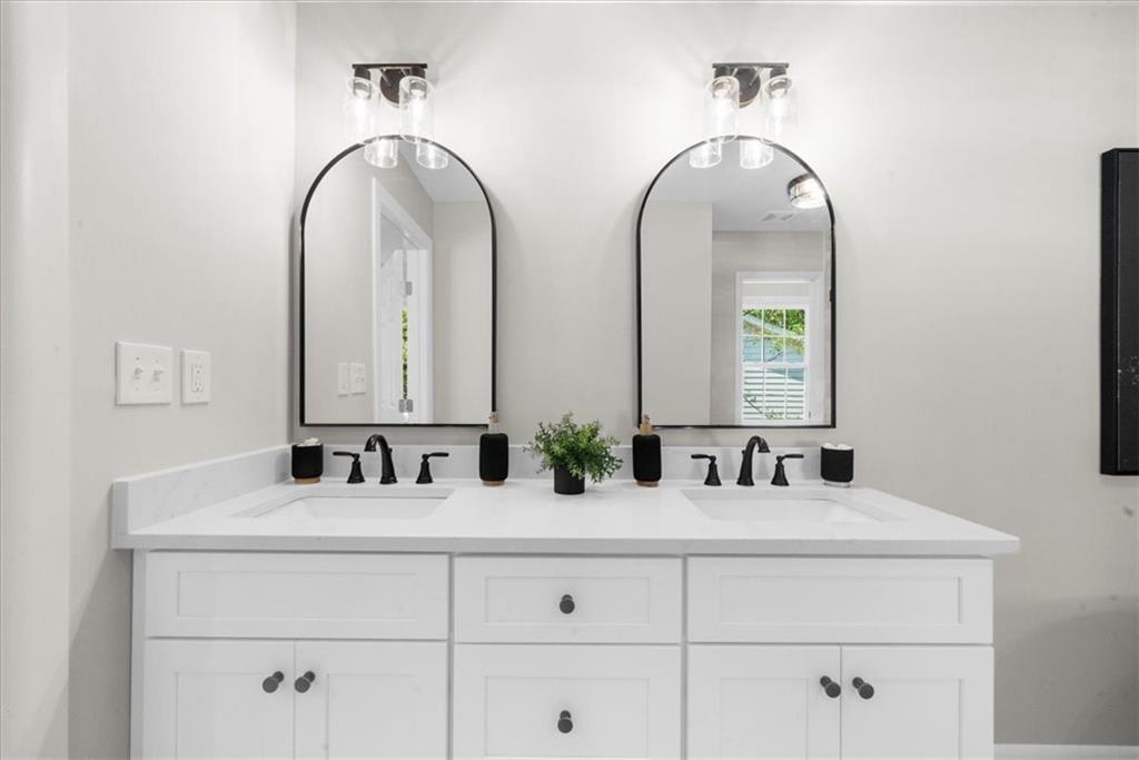 7300 Wynhill Drive, Sandy Springs, Georgia image 46