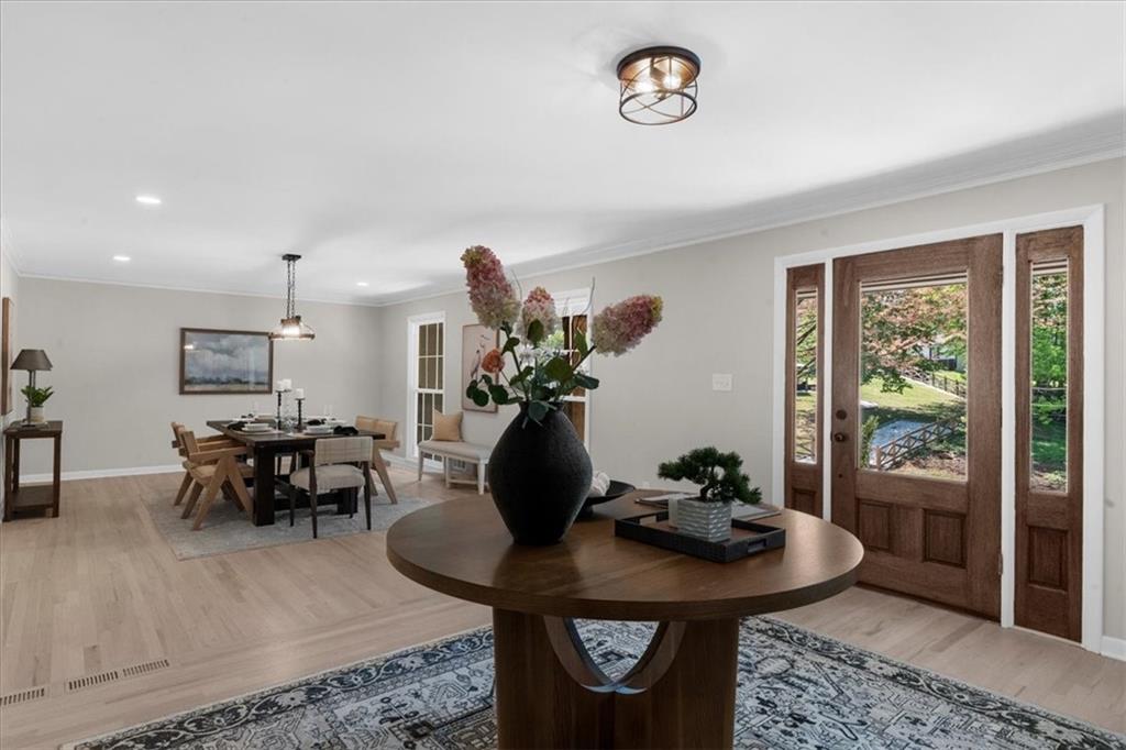 7300 Wynhill Drive, Sandy Springs, Georgia image 14