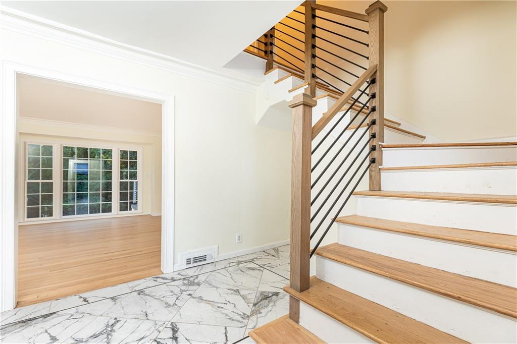 200 W Paces Ferry Road NW