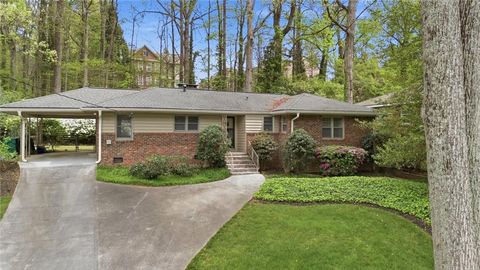 Photo of 955 Vistavia Circle, Decatur, GA 30033 (MLS # 7762429)