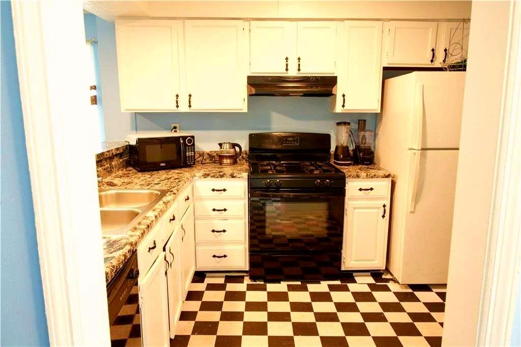 852 Glynn Oaks Drive