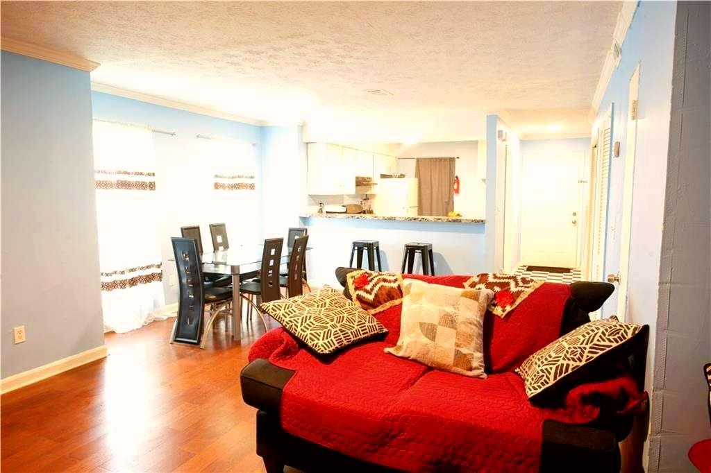 852 Glynn Oaks Drive