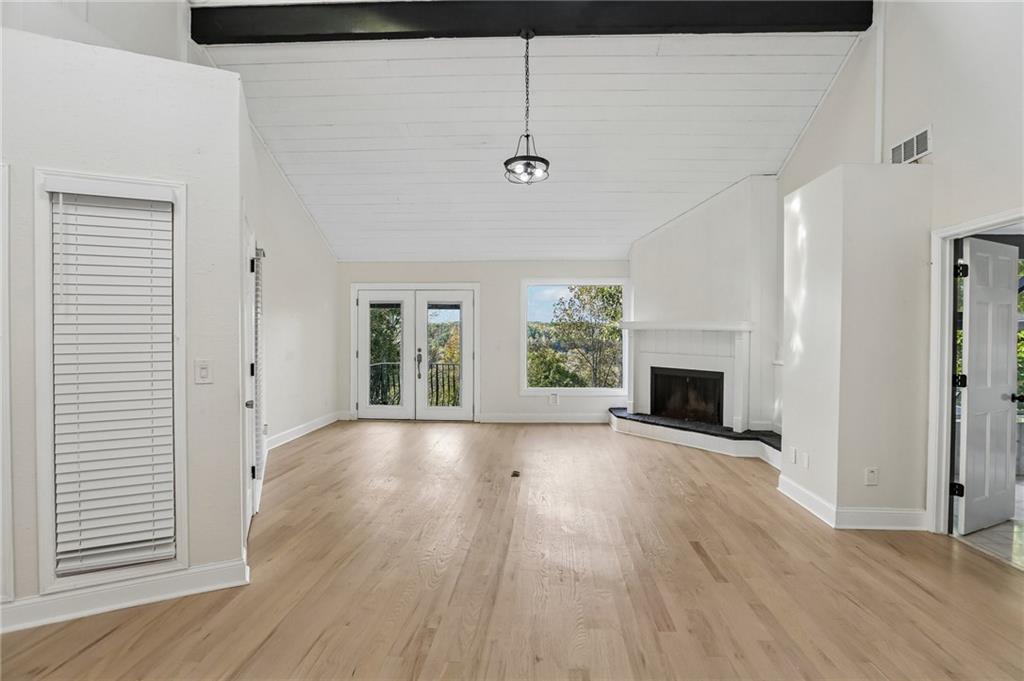 140 Huntcliff Point