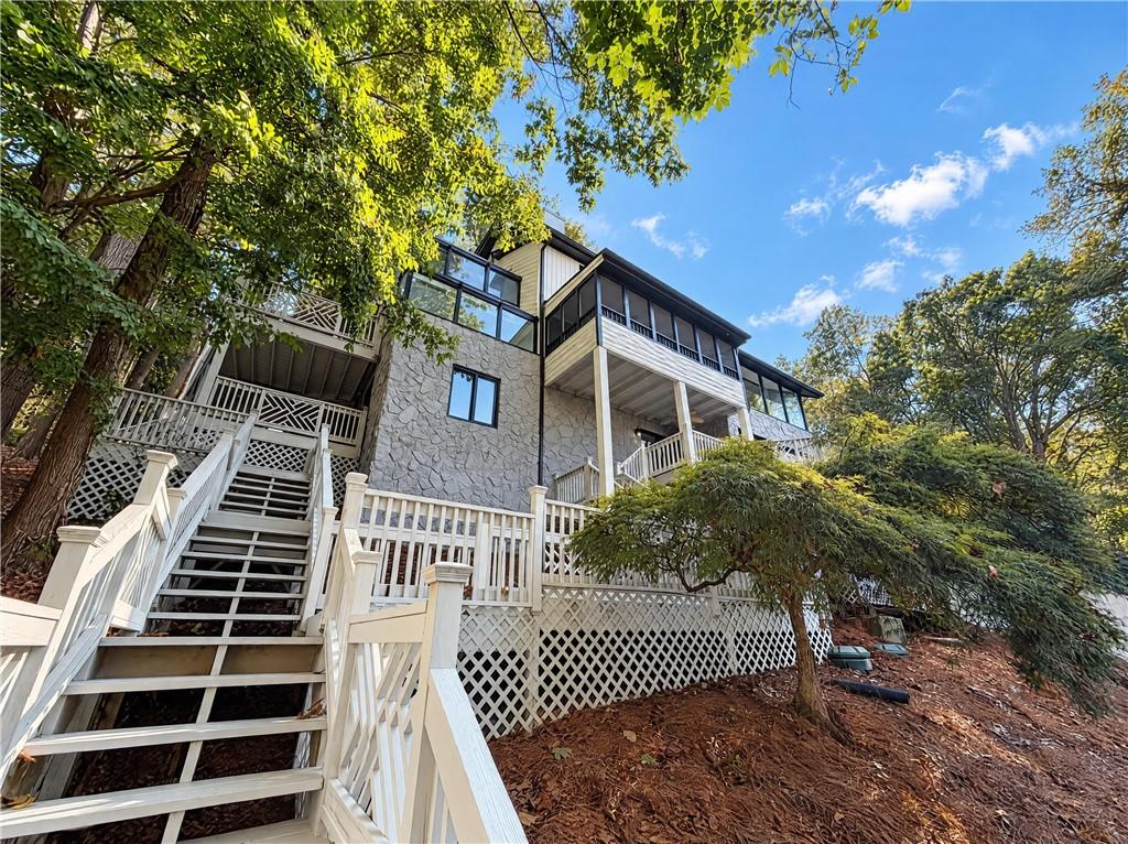 140 Huntcliff Point