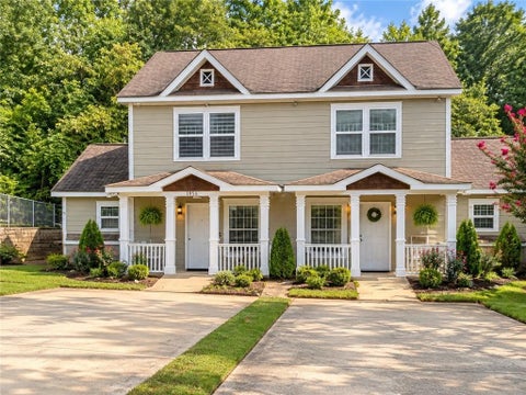 Townhouse For Sale - 1011 Estes Drive #B2<br/> Atlanta, GA 30310