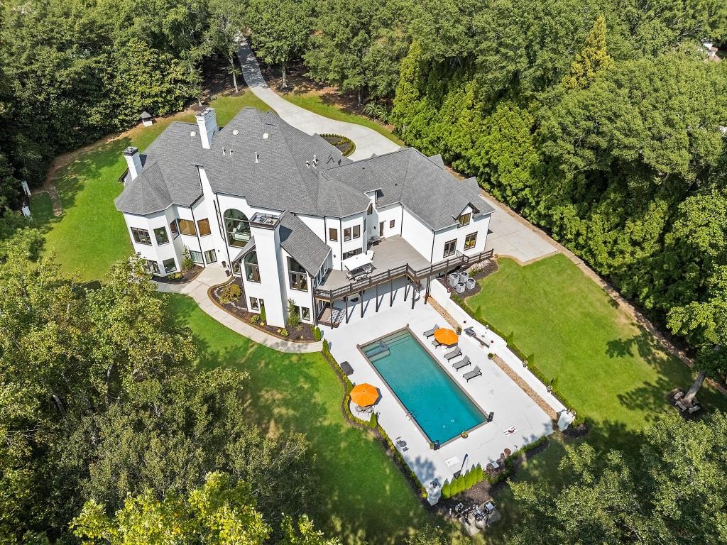 330 Longvue Court