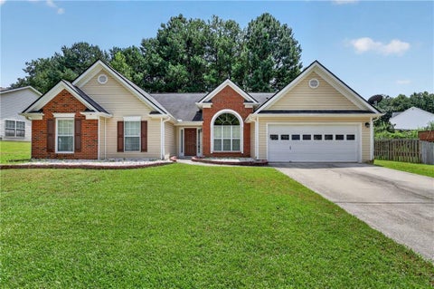 Homes For Sale - 1142 Autumn Glen Way<br/> Dacula, GA 30019