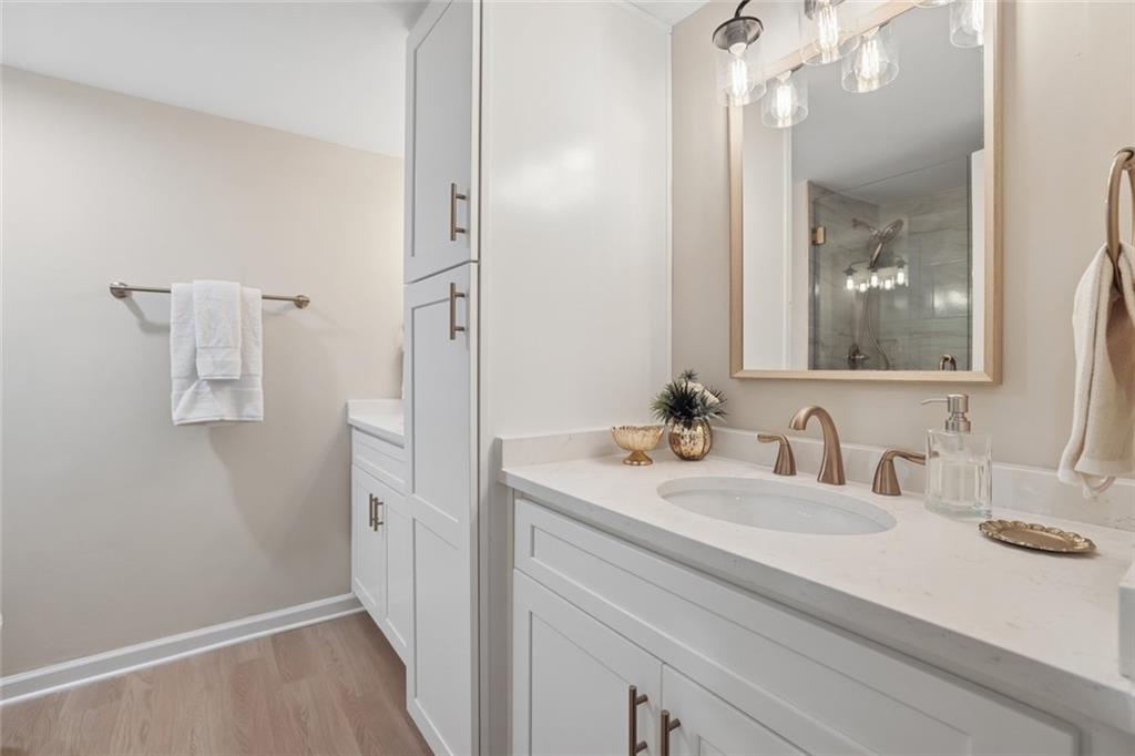 6851 Roswell Road F19