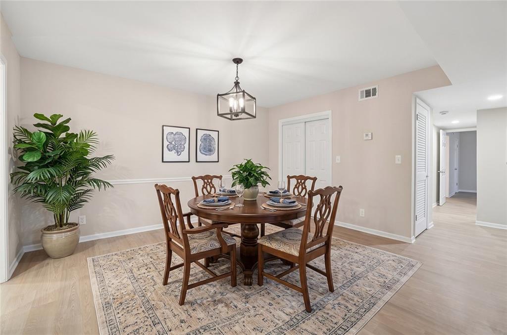 6851 Roswell Road F19