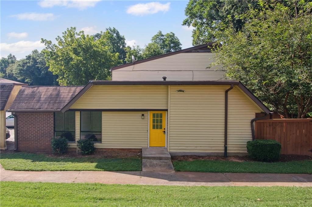 3193 Nectarine Circle