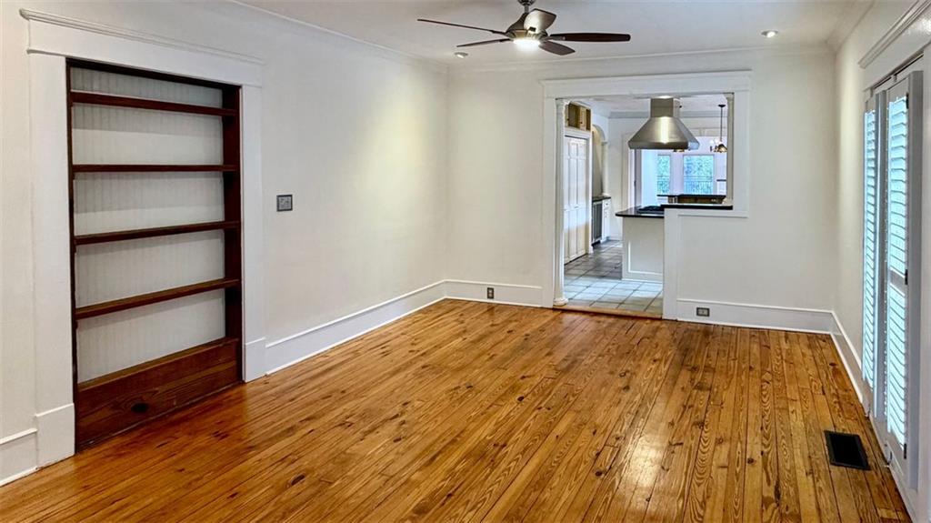 221 MOUNTAIN VIEW Street