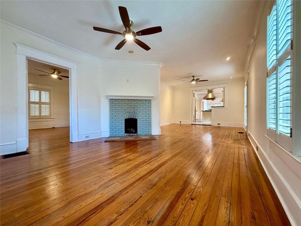 221 MOUNTAIN VIEW Street