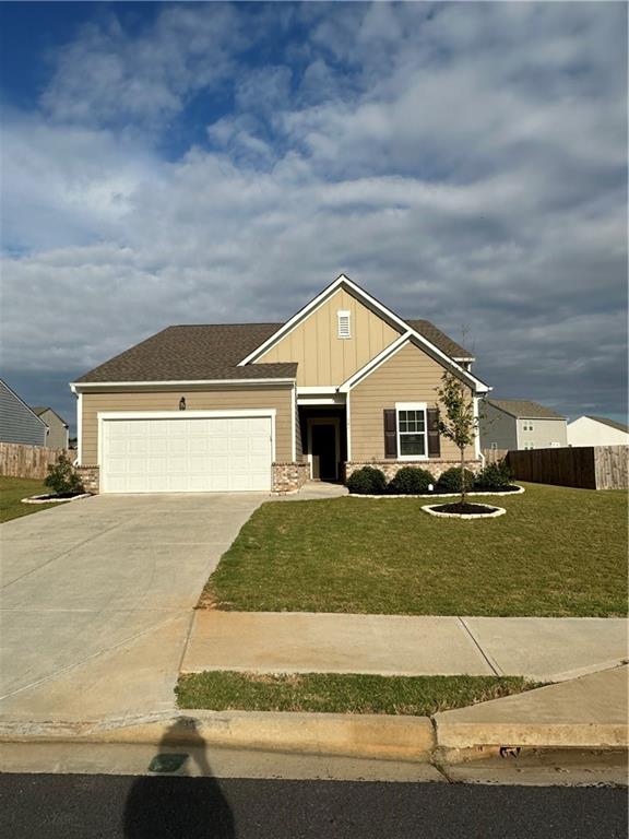 This gorgeous 3yr old, 4 Bedroom 2 Bathroom. Still shows like New. It has a warm foyer as you walk through and turns into a open floor plan.
The Gourmet Style Kitchen appears, There is also a walk-in Pantry and a Breakfast Bar that is made with high-grade Granite, and can seat 4 persons
comfortably. The Open Floor Plan gives the room a separation of space. The Master Bath has a stand up shower and 2nd Bath has a Tub/shower combo.
Two of the bedrooms could be optional, as a office or a guest room.
" Hugh" lot surrounded by a privacy fence.