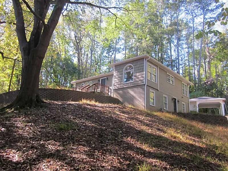 Great First-Time Homeowner or Investment Opportunity in Canton!
Welcome to this charming 3 bedroom, 1.5 bathroom home offering 2036 sq. ft. of living space in the heart of Canton, GA! This property’s location is truly unbeatable—just minutes to I-575, with shopping, dining, The Mill on Etowah, and historic downtown Canton all within walking distance.
Currently used as an investment property, the home is tenant-occupied with tenants willing to remain after closing or vacate prior to sale—flexible for both investors and homeowners.
As an added opportunity, the neighboring property at 380 Hickory Flat Hwy is also available and can be purchased individually or together as a package deal.
Don’t miss this chance to own in one of Canton’s most convenient and growing areas!