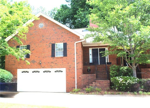 Condo For Sale - 3691 Blackshear Court<br/> Duluth, GA 30096