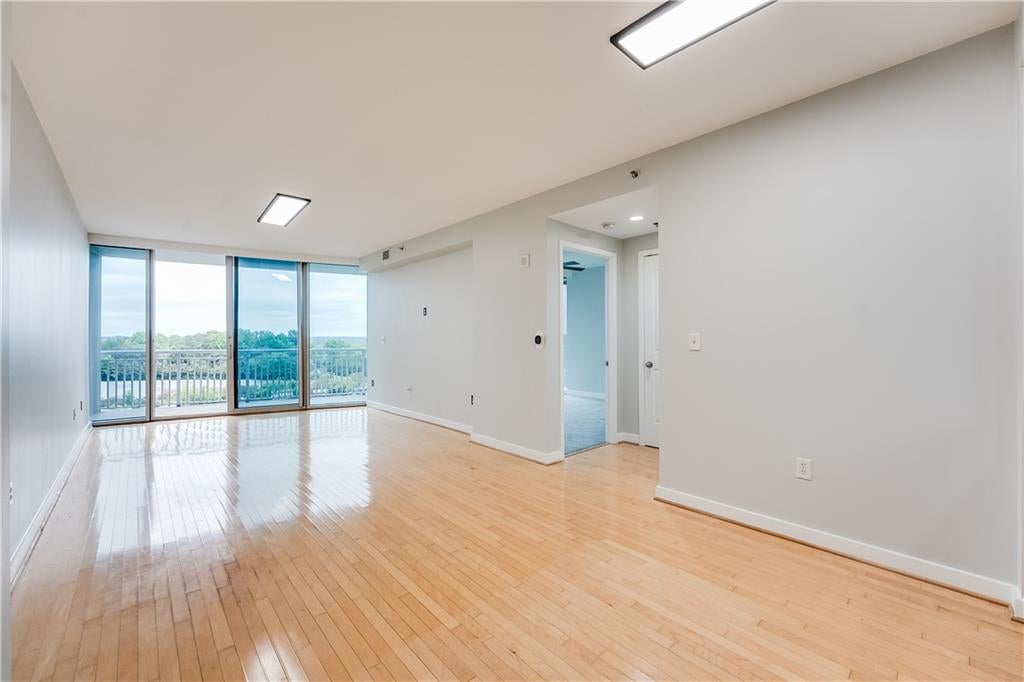 3338 Peachtree Road NE 903