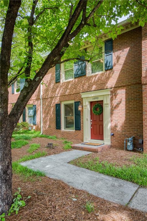 1092 Old Roswell Road