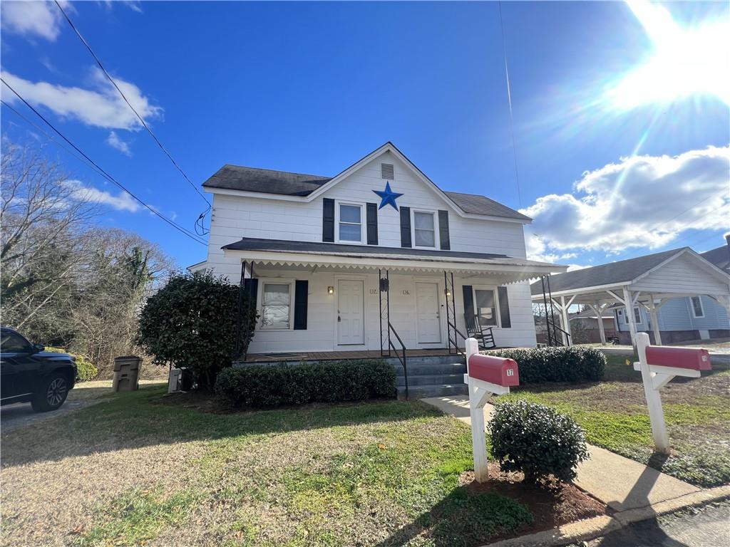 1 bedroom, 2 full bath duplex unit. Rent includes Power, Water, Trash & Landscaping. Main level has living room, kitchen, laundry room and full bath. Upstairs has bedroom and full bathroom. Recently renovated. Move in Ready. Walkable to New Publix Plaza!