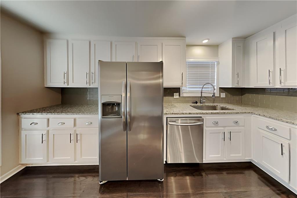 2929 Manitoba Lane
