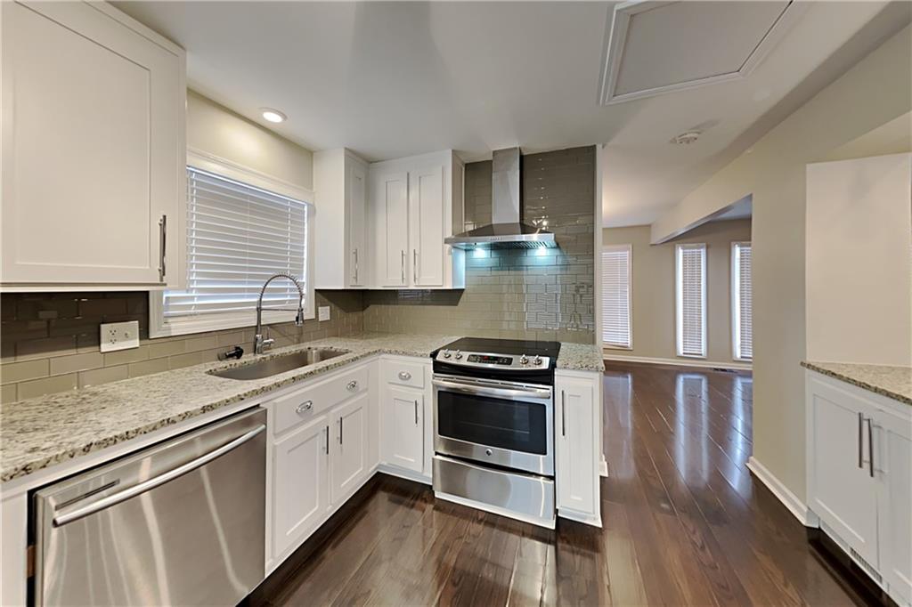 2929 Manitoba Lane