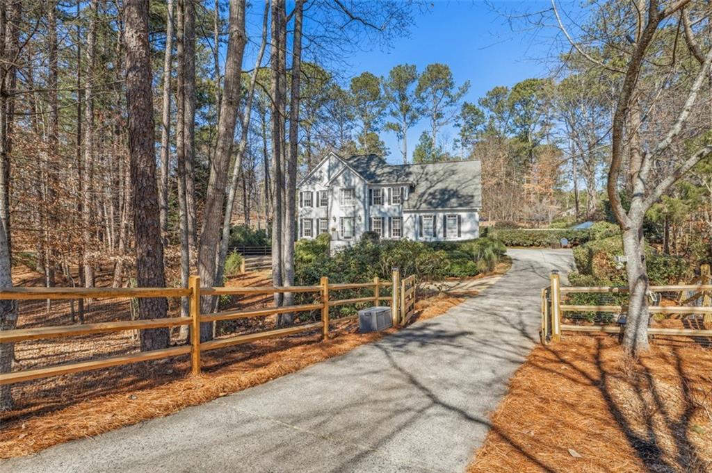 2060 Henderson Heights Trail, Milton, Georgia image 1