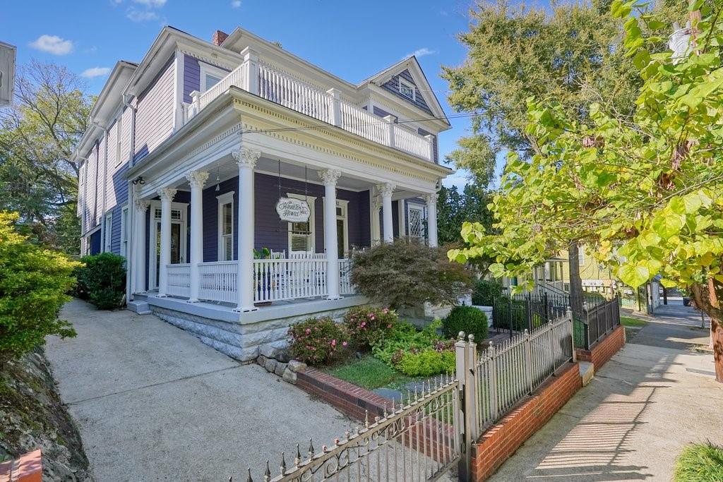 102 Howell Street NE