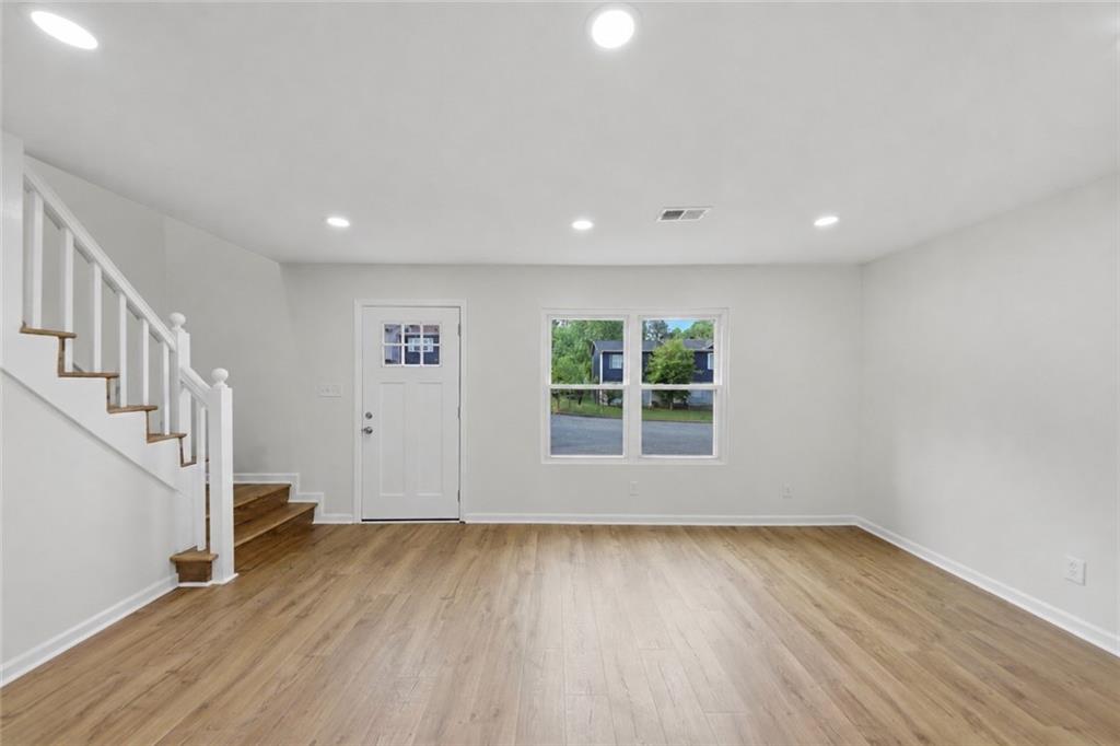 2050 Lenoa Lane