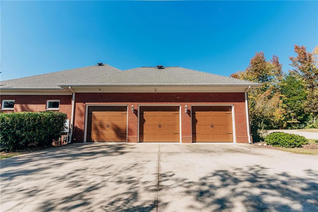 135 Lake Ridge Drive