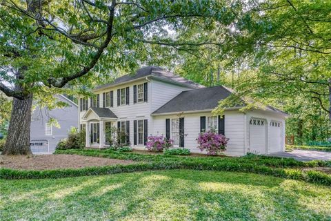 Photo of 4136 Westchester Crossing NE, Roswell, GA 30075 (MLS # 7751247)
