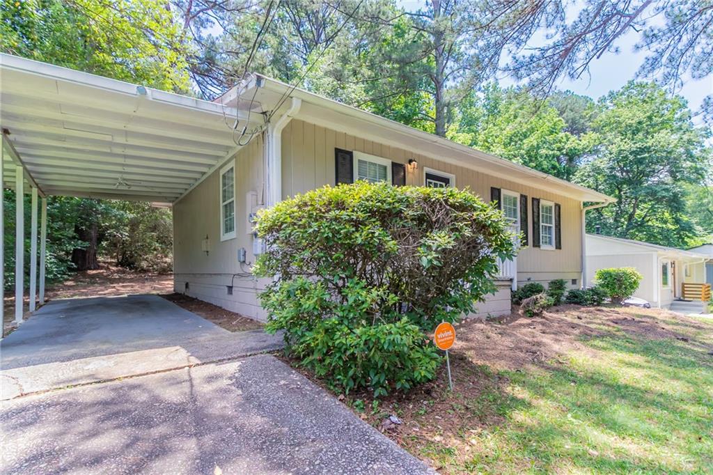 881 Mercury Drive NW