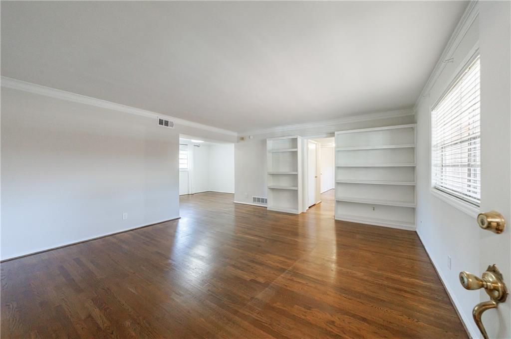 3660 Peachtree Road NE 2H