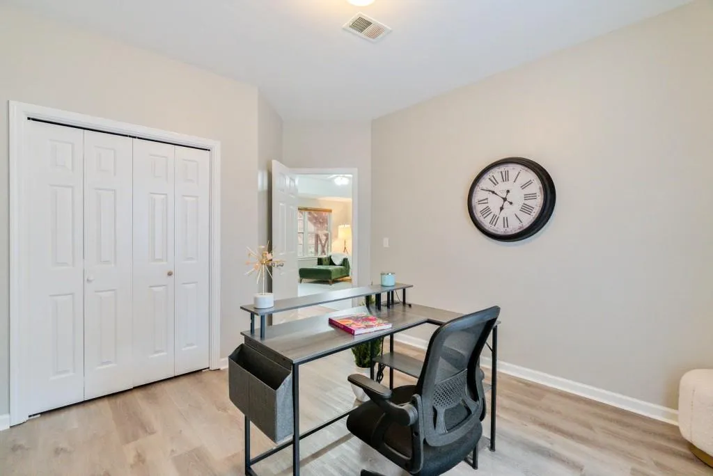 Marietta, Georgia 30008, United States, 4 Bedrooms Bedrooms, ,3 BathroomsBathrooms,Residential,Pending,251806