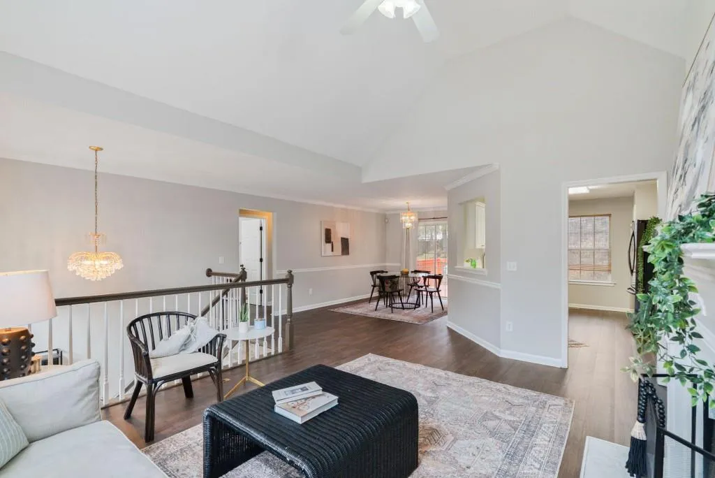 Marietta, Georgia 30008, United States, 4 Bedrooms Bedrooms, ,3 BathroomsBathrooms,Residential,Pending,251806