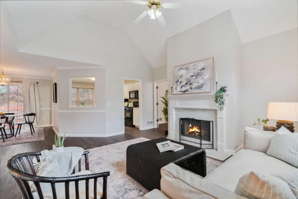 Marietta, Georgia 30008, United States, 4 Bedrooms Bedrooms, ,3 BathroomsBathrooms,Residential,Pending,251806