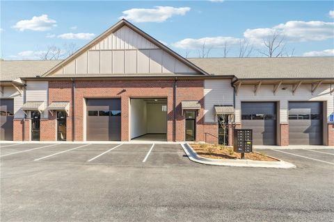 Photo of 3770 Francis Circle #300, Alpharetta, GA 30004 (MLS # 7733197)