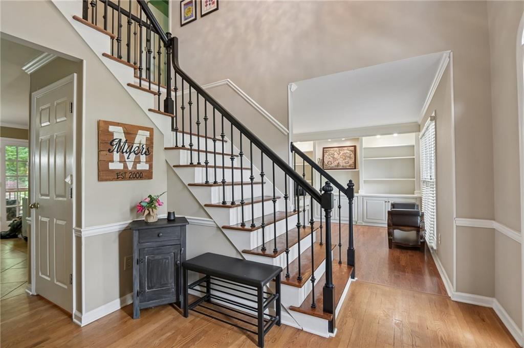 1010 Fairwood Lane NW