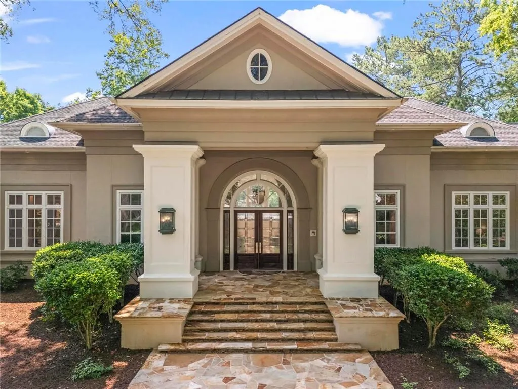 Johns Creek, Georgia 30022, United States, 5 Bedrooms Bedrooms, ,6 BathroomsBathrooms,Residential,Active,194320