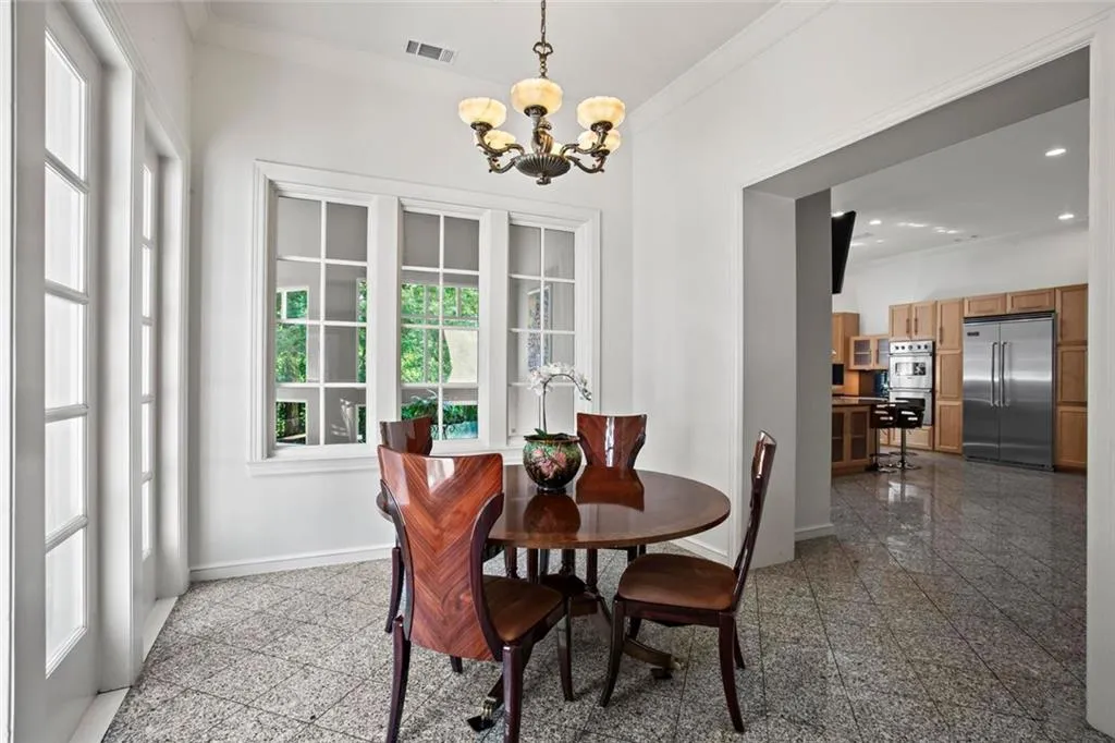 Johns Creek, Georgia 30022, United States, 5 Bedrooms Bedrooms, ,6 BathroomsBathrooms,Residential,Active,194320