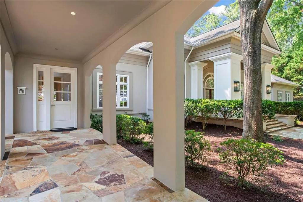 Johns Creek, Georgia 30022, United States, 5 Bedrooms Bedrooms, ,6 BathroomsBathrooms,Residential,Active,194320