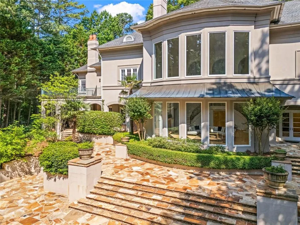 Johns Creek, Georgia 30022, United States, 5 Bedrooms Bedrooms, ,6 BathroomsBathrooms,Residential,Active,194320