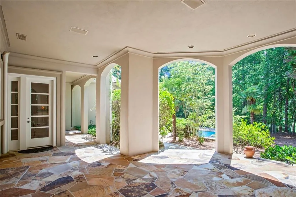 Johns Creek, Georgia 30022, United States, 5 Bedrooms Bedrooms, ,6 BathroomsBathrooms,Residential,Active,194320