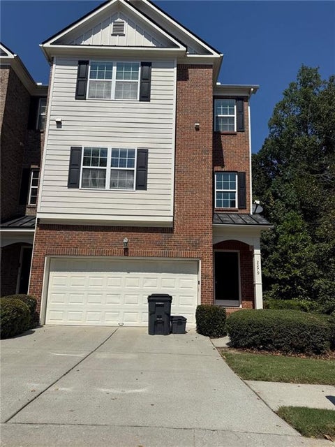 Homes For Sale - 2279 Spin Drift Way<br/> Lawrenceville, GA 30043