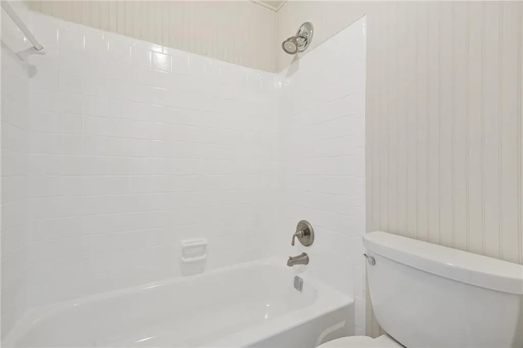 Atlanta, Georgia 30324, United States, 2 Bedrooms Bedrooms, ,2 BathroomsBathrooms,Residential,Active,195140